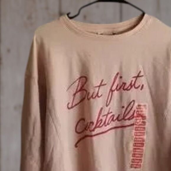 NWT Wildfox But First Cocktails Crewneck Sweatshirt Light Pink Size - Picture 1 of 9